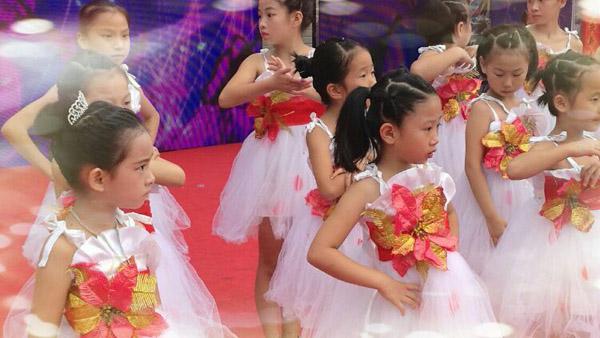 哆唻咪钢琴培训中心